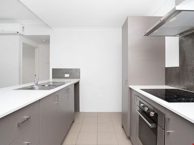 4/2 Royston Link, Butler WA 6036