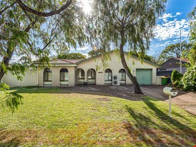 16 LOCKE STREET, Abbey WA 6280