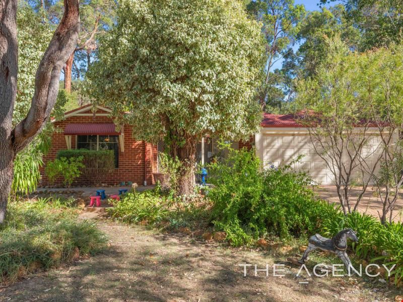 8 Dodington Place, Parkerville WA 6081