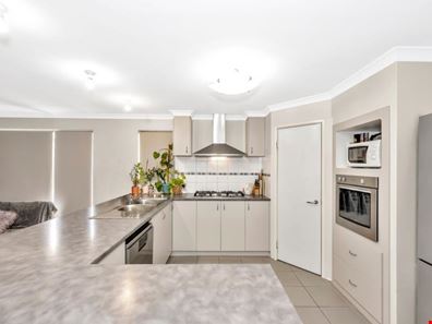 166 Yindana Boulevard, Lakelands WA 6180