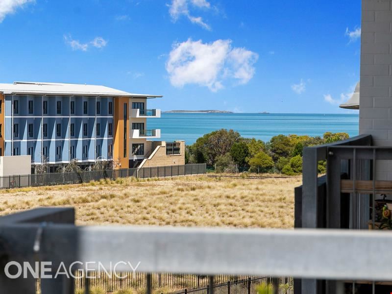 94/59 Breaksea Drive, North Coogee WA 6163