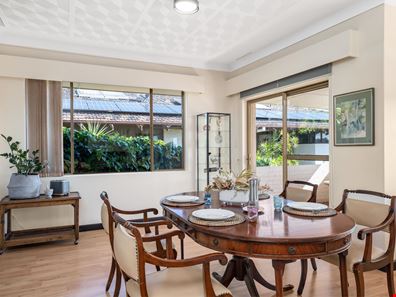 10 Edgewater Road, Salter Point WA 6152