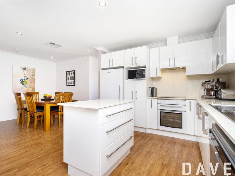 2/11 Muir Street, Innaloo WA 6018