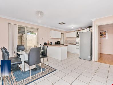 2/43 Leach  Avenue, Riverton WA 6148