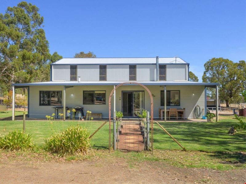 10109 Stoneville Road, Gidgegannup WA 6083