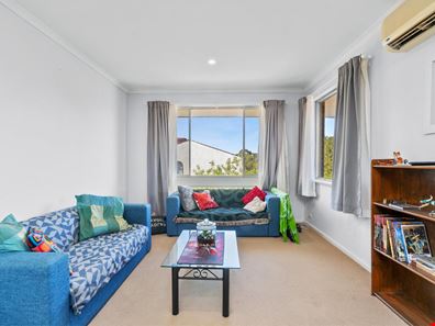 4/8 Coolidge Street, Como WA 6152