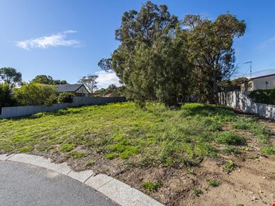 4 Volga Place, Greenfields WA 6210