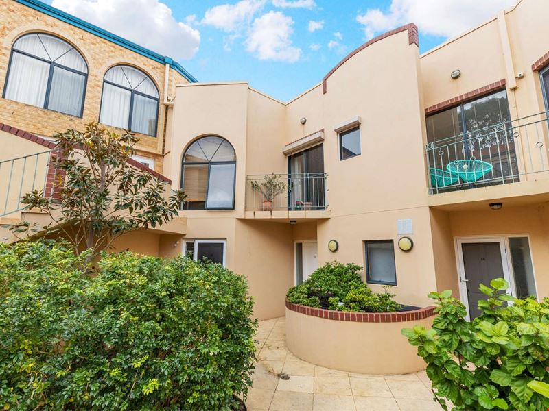 17/160 Hampden Road, Nedlands WA 6009