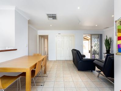 1/1-3 Wilkinson Gardens, Winthrop WA 6150