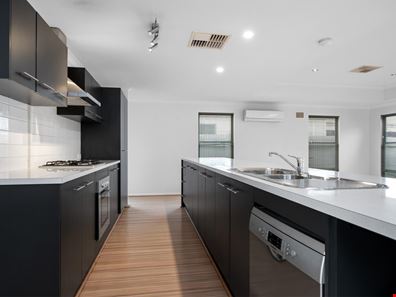 121A Campbell Street, Lamington WA 6430