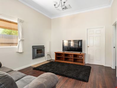 132A Hare Street, Lamington WA 6430