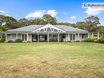 102 Princess Avenue, Robinson WA 6330