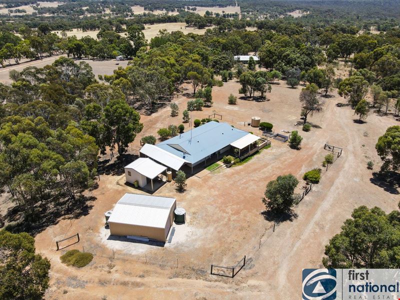 104 Benrua Road, Clackline WA 6564