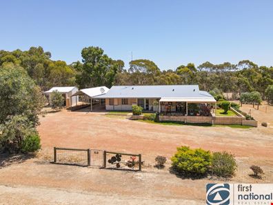 104 Benrua Road, Clackline WA 6564