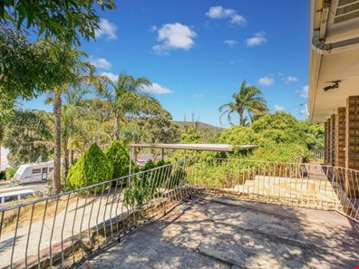 11 Barranduna Drive, Mount Nasura WA 6112