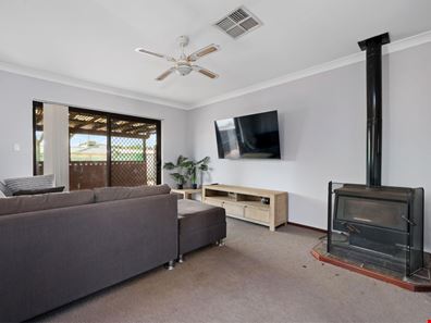 9 Bennetts Place, Hannans WA 6430