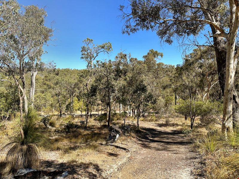 108 Ferguson Road, Glen Forrest WA 6071