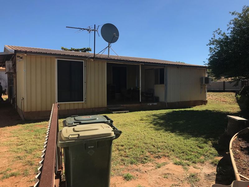 5 Hedditch St, Onslow WA 6710