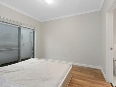 1/15 Debenham Street, Thornlie WA 6108