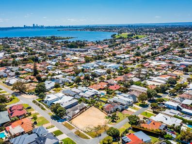 2/14 Curtis Road, Melville WA 6156