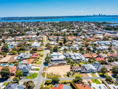 2/14 Curtis Road, Melville WA 6156