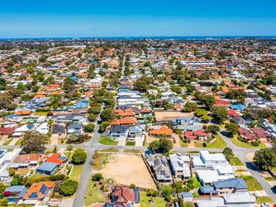 2/14 Curtis Road, Melville WA 6156