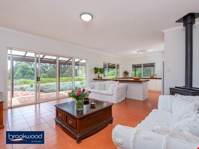 12 Walden Close, Gidgegannup WA 6083