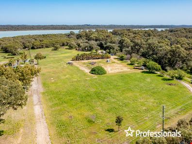 192 Newnham Road, Lake Clifton WA 6215