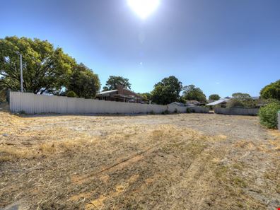21 Peacock Street, Cloverdale WA 6105
