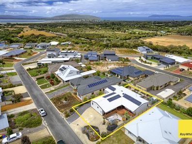 11 Elaray Way, Lange WA 6330