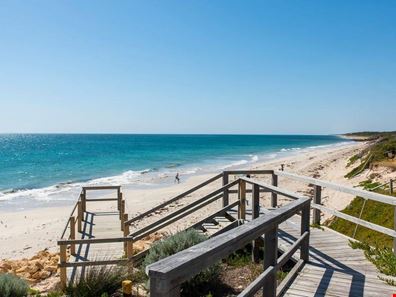 11 Jones Promenade, Seabird WA 6042