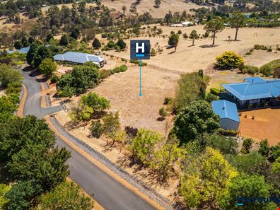 2 Jacaranda Place, Kangaroo Gully WA 6255