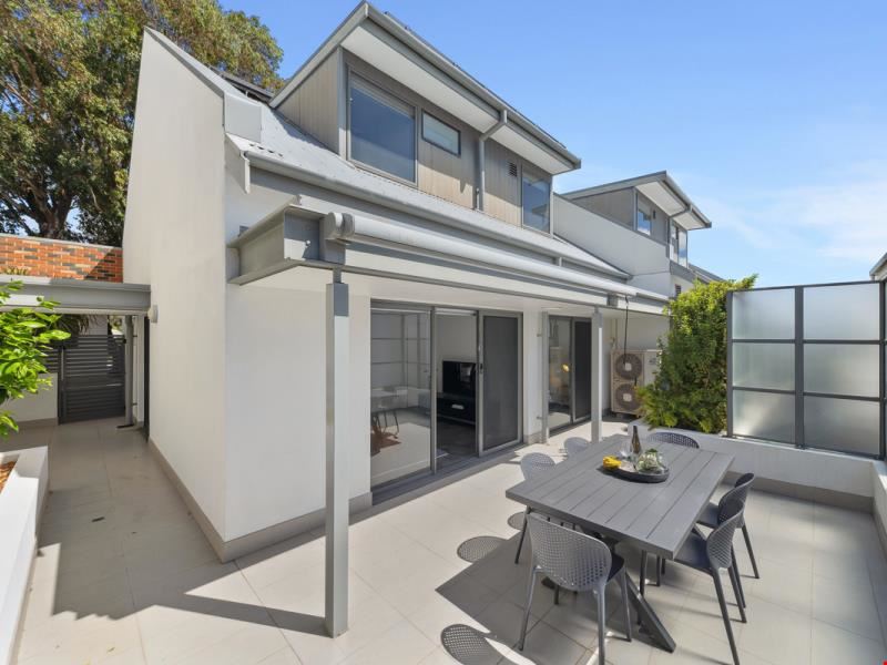 2/359 Oxford Street, Mount Hawthorn WA 6016