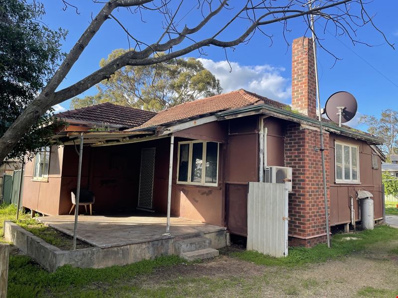 7 KINTORE STREET, Moora WA 6510