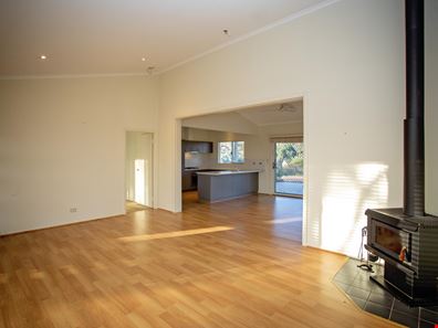 19 West Bank Close, Hopetoun WA 6348