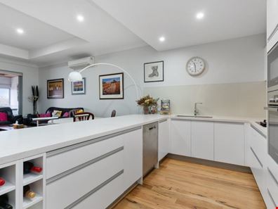 17/11 Barber Street, Kalamunda WA 6076