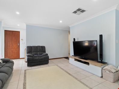 43 Barlee Way, Beechboro WA 6063