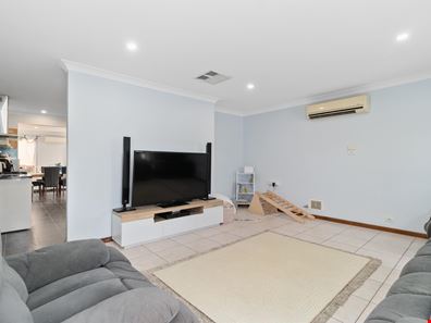 43 Barlee Way, Beechboro WA 6063