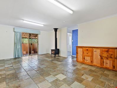 4 Brown Place, Beechboro WA 6063