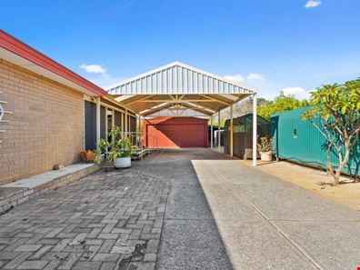 4 Brown Place, Beechboro WA 6063