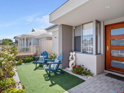 14 Manarola Loop, Coogee WA 6166