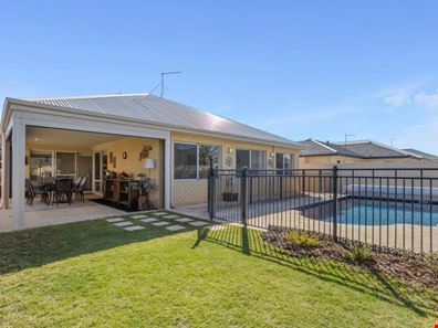 54 Liriope Parkway, Sinagra WA 6065