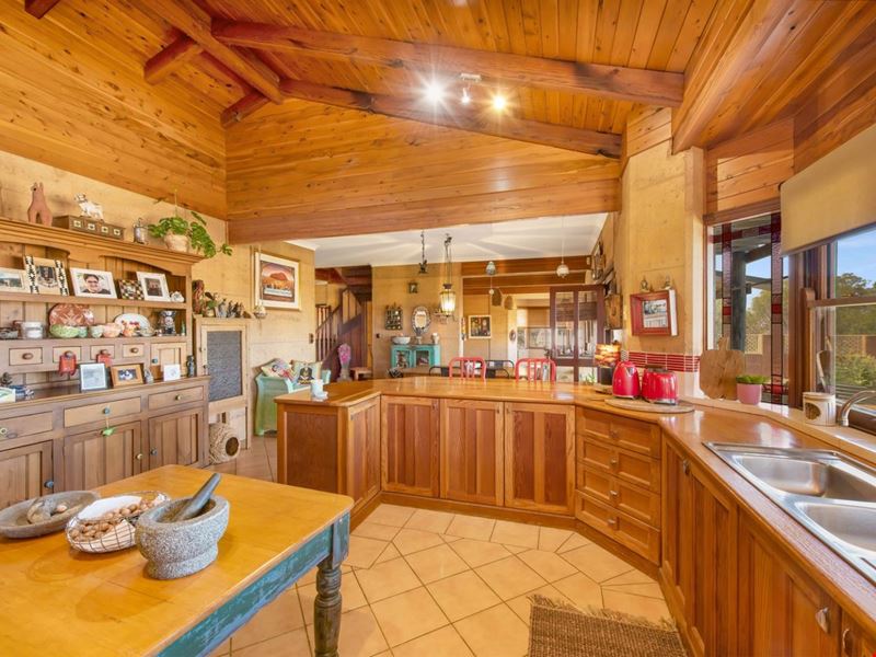 2 Ridgehaven Court, Moresby WA 6530