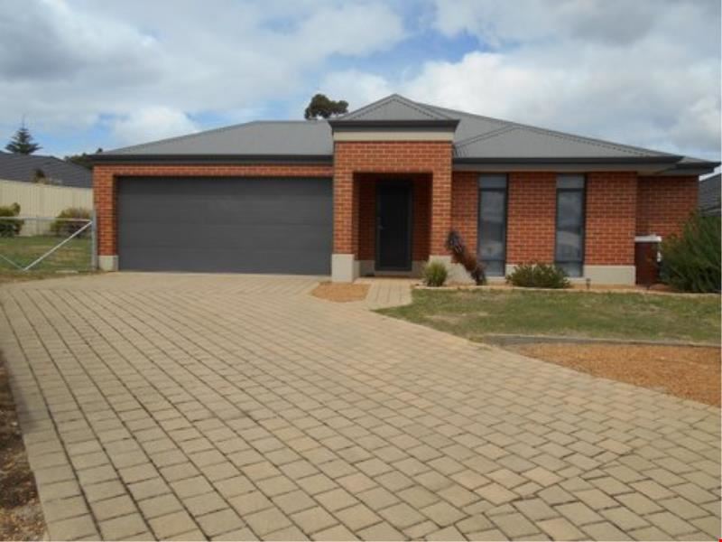 11 Pecan Place, Boddington WA 6390