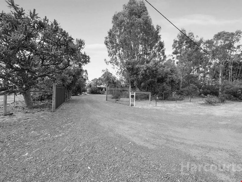 16 Serpentine Way, Stake Hill