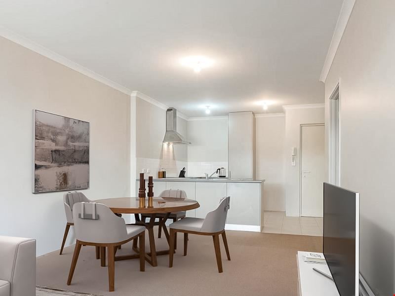 7/148 Railway Parade, Queens Park WA 6107