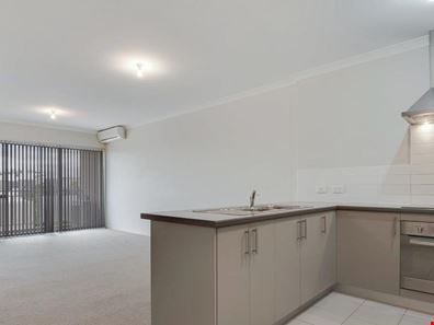 7/148 Railway Parade, Queens Park WA 6107