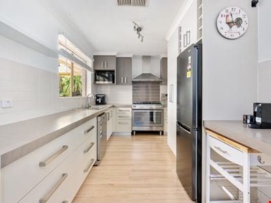 5 Gold Court, Hannans WA 6430
