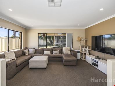 51 St Stephens Crescent, Tapping WA 6065