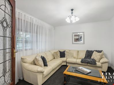 10 Warnt Court, South Guildford WA 6055